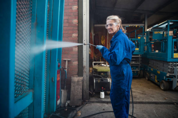 Best Spring Cleaning  in Clinton, WI